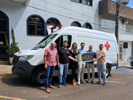 Cruzeiro adquire mais uma ambulância equipada para primeiros socorros