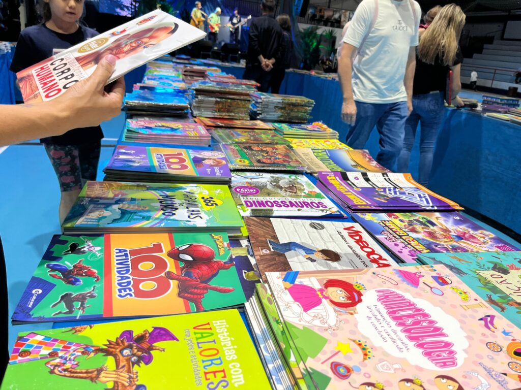 A livraria presente no evento contabilizou cerca de 3 mil exemplares vendidos, colocando a feira entre as três principais em número de vendas entre todas as que a empresa participa