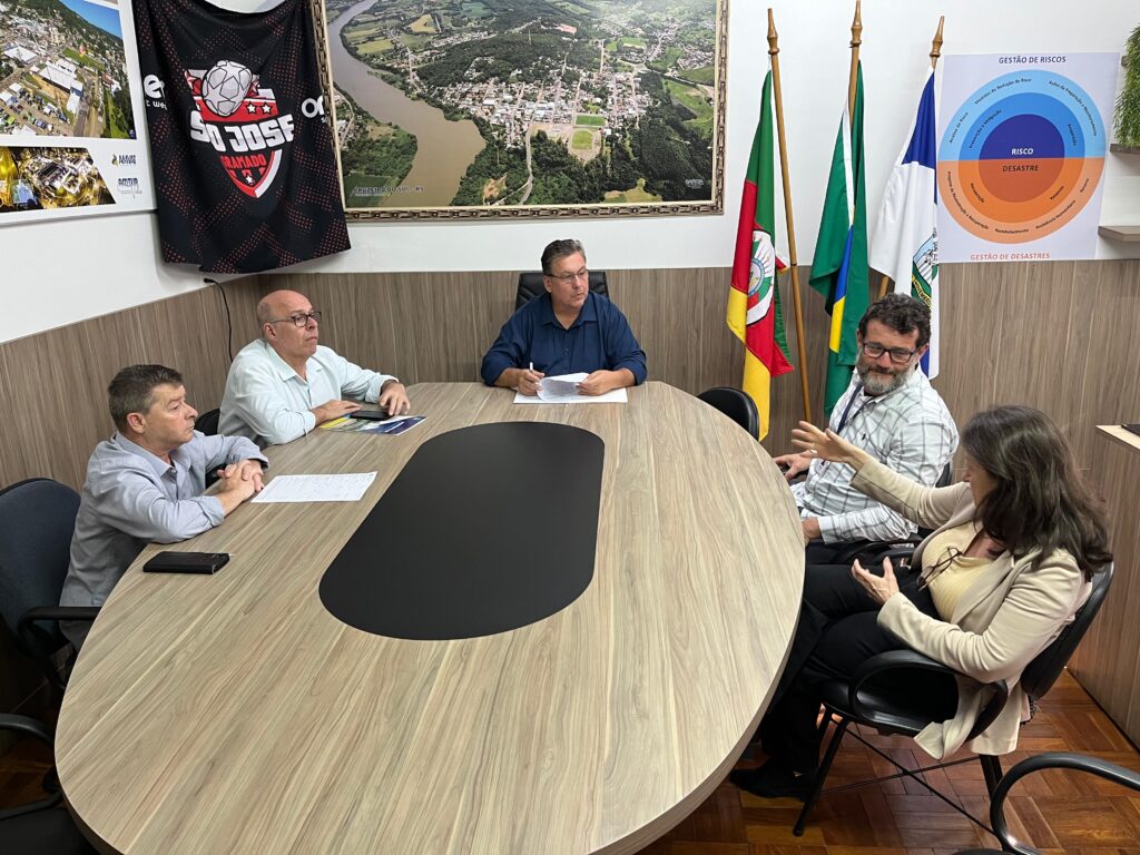 A parceria permitirá que sejam realizados 33 procedimentos oftalmológicos para a população de Cruzeiro do Sul, reduzindo a espera por consultas e cirurgias nesta especialidade e aproximando o serviço dos pacientes