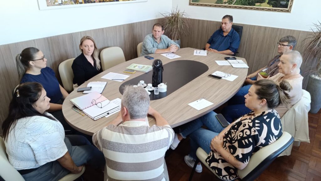 Comitê da Primeira Infância apresenta demandas e projetos ao Executivo de Cruzeiro do Sul